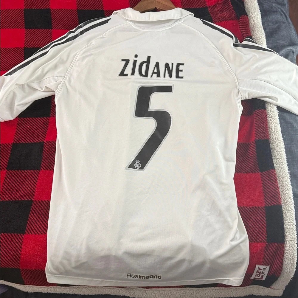 VINTAGE Real Madrid #5 Zinedine Zidane 2005-06 La Liga Home Adidas Jersey